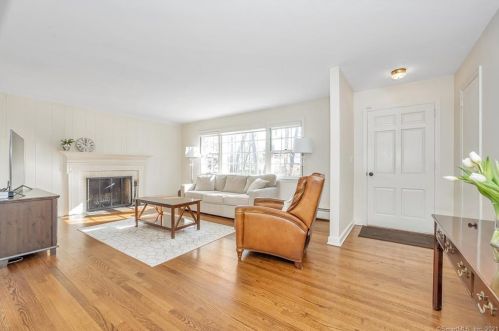27 Wilder Rd, Stamford, CT 06905-1720