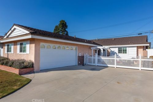 6423 Candor St, Lakewood, CA 90713-1718
