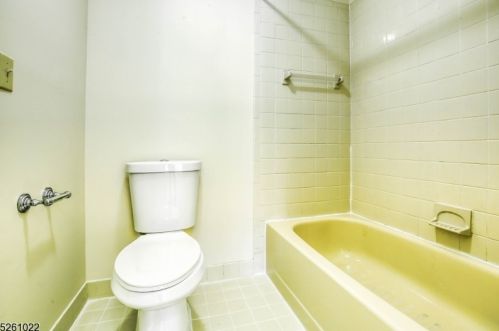 49 Tansy Ct, Bedminster NJ  07921-1404 exterior