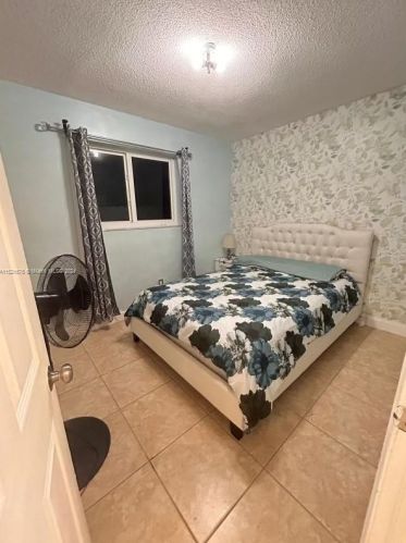 6609 1 Ct, Hollywood FL  33024-7211 exterior