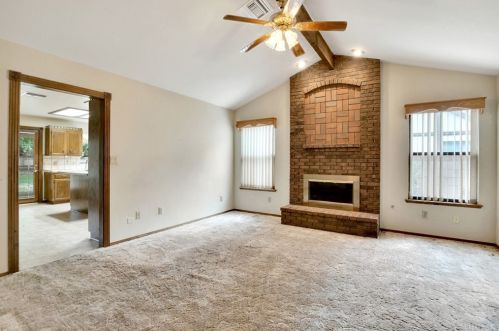 43517 37 St, Lancaster CA 93536-5499 exterior