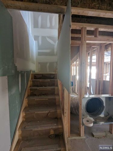 377 Linwood Ave, Paterson NJ  07502-1024 exterior