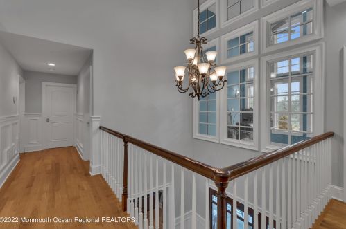34 Windsor Dr, Little Silver NJ  07739-1311 exterior