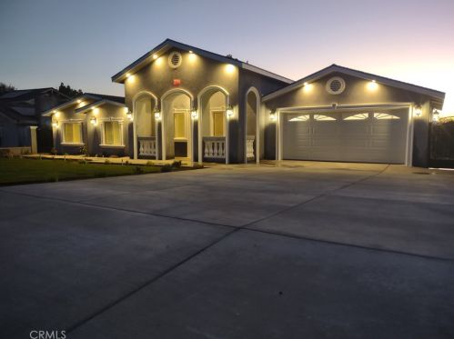 3780 La Hacienda Dr, San Bernardino CA  92404-2039 exterior