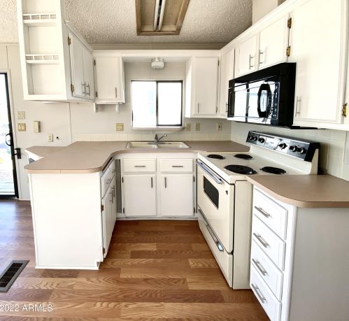 139 Crismon Rd, Mesa, AZ 85208-4419