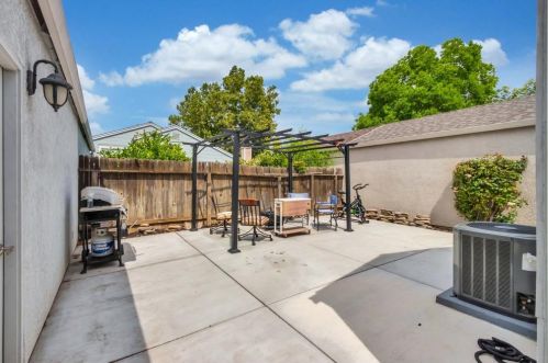 8970 Vista Campo Way, Elk Grove CA  95758-6266 exterior