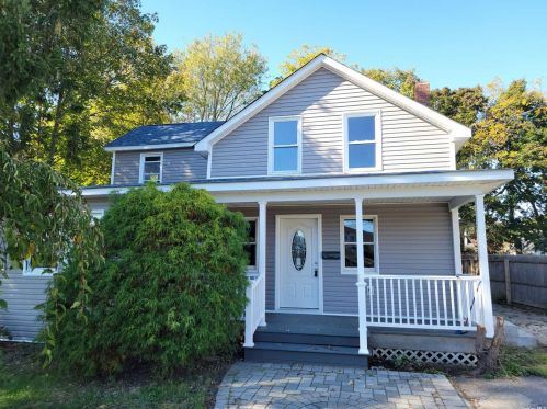 72 Cherry Ave, West Sayville NY  11796-1214 exterior