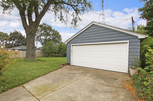 4473 67 St, Kenosha WI 53143-1327 exterior