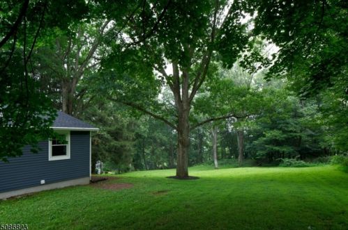 13 Orchard St, Califon NJ  07830-4134 exterior