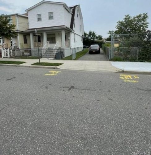 335 Beach 45th St, Far Rockaway, NY 11691-1226