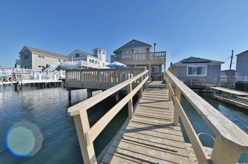 429 Cross Bay Blvd, Far Rockaway NY  11693-1056 exterior