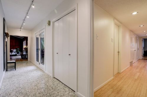 319 Barracuda Ave, Galveston TX 77550-3224 exterior