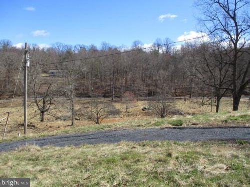 1437 Fiery Run Rd, Linden VA  22642-6636 exterior