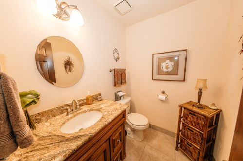 12427 Golf Dr, Thiensville WI  53092-2462 exterior