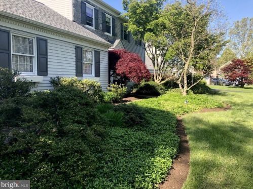 1374 Dawn Dr, Prospectville, PA 19002-3145