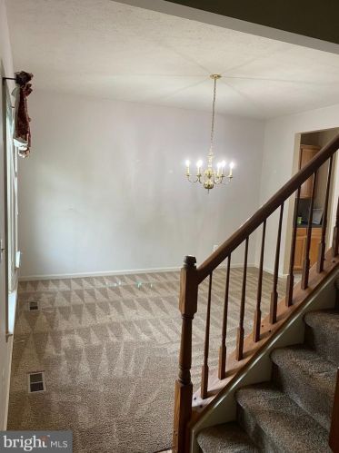 35299 Gosling Ln, Locust Grove, VA 22508-2185