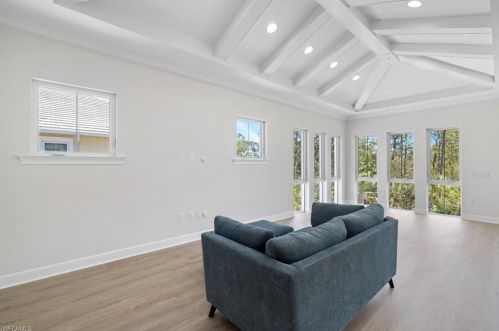 6532 Dominica Dr, Naples, FL 34113-8180