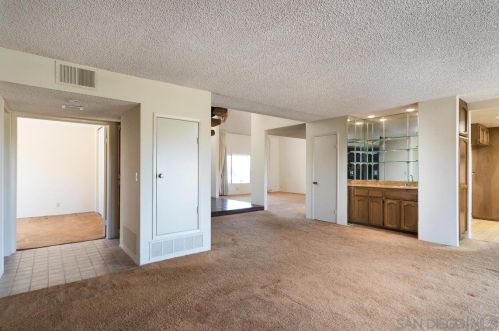 1201 Rippey St, El Cajon CA  92020-1741 exterior