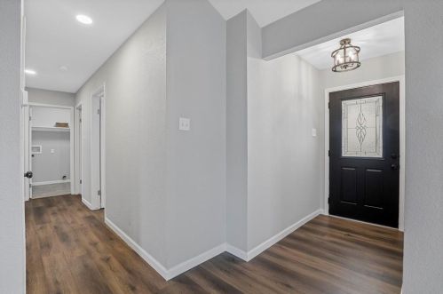 107 Mint Ln, Euless, TX 76039-7911