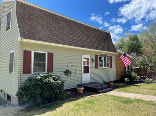 408 Pembroke St, Allenstown, NH 03275-3237