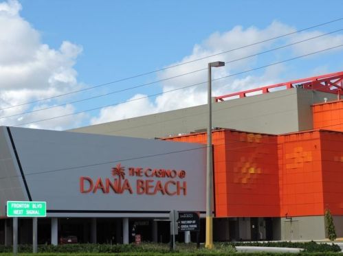 311 3rd St, Dania Beach FL  33004-4018 exterior