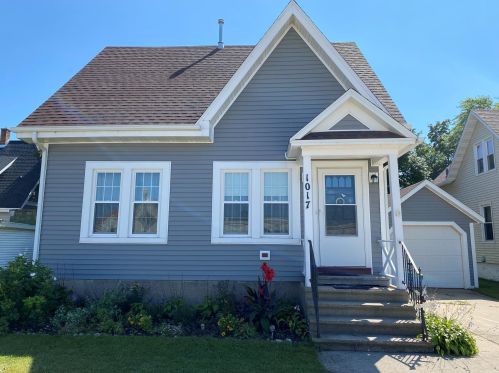 1017 22nd St, Two Rivers, WI 54241-2724