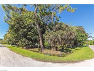 2485 Lake Ave, Naples, FL 34112-6424