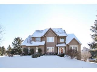 3874 Bridgewater Dr, Saint Paul, MN 55123-2529