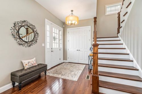 113 Riverfront St, Oakmont, PA 15139-2182