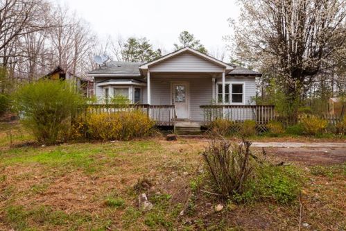 3324 Buckhorn Rd, Efland, NC 27243-9711