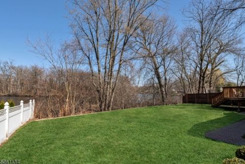 52 Parkway, West Paterson NJ  07424-1228 exterior