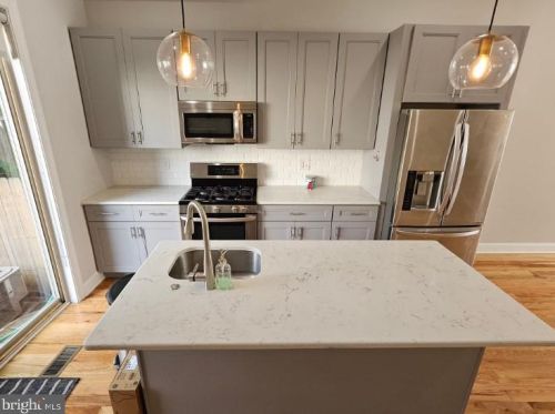 1601 Manton St, Philadelphia PA  19146-3029 exterior