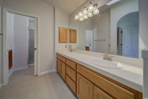 273 Sparrow St, Vacaville CA  95687-7223 exterior