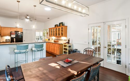 49 James F Byrnes St, Beaufort SC 29907-1940 exterior