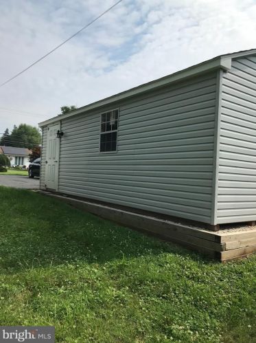 310 Maple Ave, Southampton PA  18966-3236 exterior