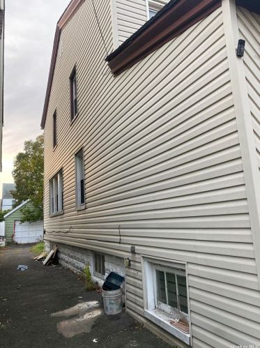 91-32 121st St, Jamaica, NY 11418-3208