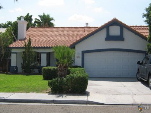 938 Santa Ana St, Calexico, CA 92231-3911