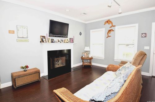 17 Providence Dr, Islip Terrace, NY 11752-2534