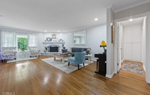 6880 10th St, Long Beach, CA 90815-4930