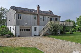 24 Glenmore Ave, Hither Plains, NY 11954-5092