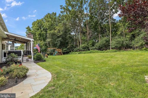 106 Longfields Way, Downingtown PA  19335-4486 exterior