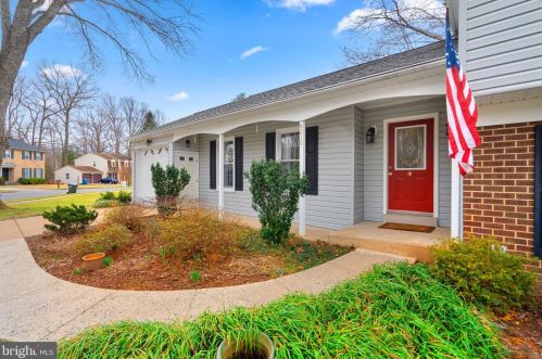 6010 Rdg Frd Dr, Springfield VA 22015-3651 exterior