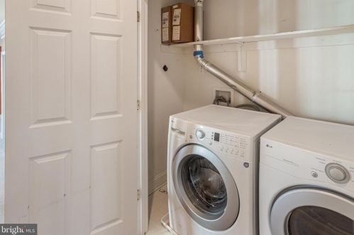 13101 Taverner Loop, Woodbridge VA  22192-5333 exterior