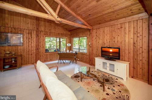 120 Hillside Dr, Locust Grove VA 22508-5233 exterior