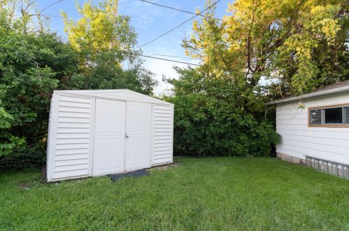 812 Abbott Ave, Milwaukee WI 53221-3005 exterior