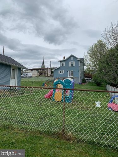 433 Lehigh St, Jim Thorpe, PA 18229-1407