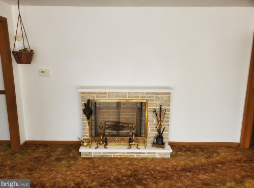 4513 Sharon Dr, Wilmington, DE 19808-5611