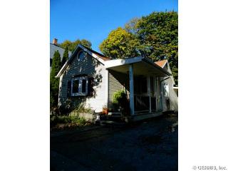 530 Caroline St, Rochester, NY 14620-1906