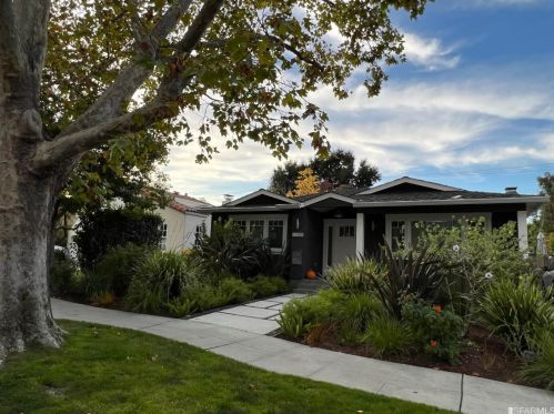 2210 Brewster Ave, Redwood City, CA 94062-2102