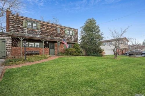 329 20th St, Deer Park, NY 11729-6317